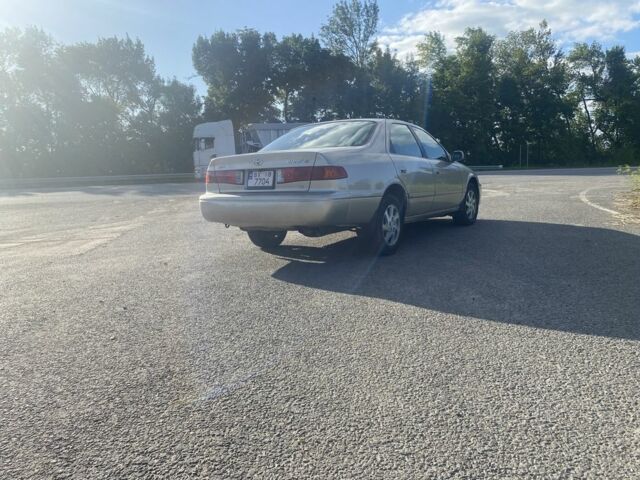 Бежевый Тойота Камри, объемом двигателя 3 л и пробегом 350 тыс. км за 3700 $, фото 3 на Automoto.ua