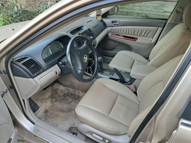 Бежевий Тойота Камрі, об'ємом двигуна 2.4 л та пробігом 300 тис. км за 5200 $, фото 6 на Automoto.ua