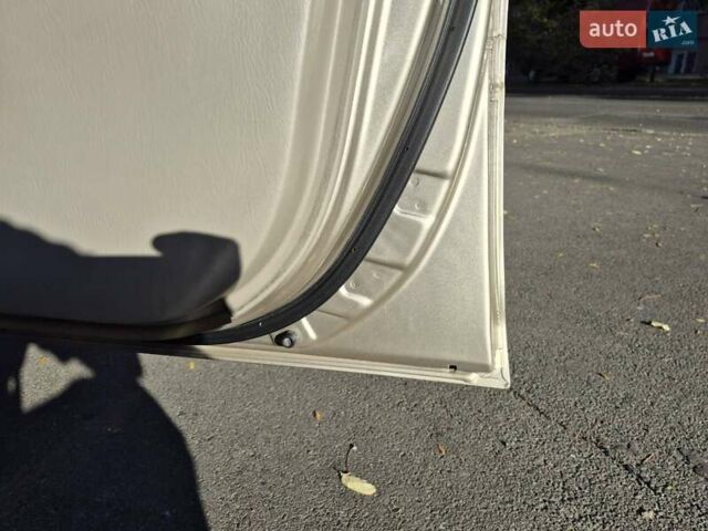 Бежевий Тойота Камрі, об'ємом двигуна 3 л та пробігом 438 тис. км за 5500 $, фото 40 на Automoto.ua