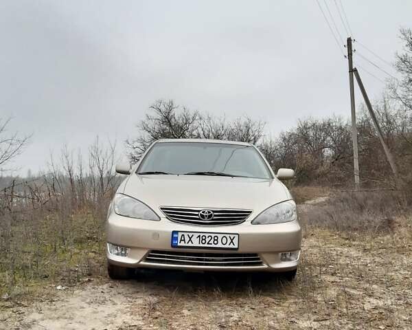 Бежевий Тойота Камрі, об'ємом двигуна 2.4 л та пробігом 299 тис. км за 6400 $, фото 4 на Automoto.ua