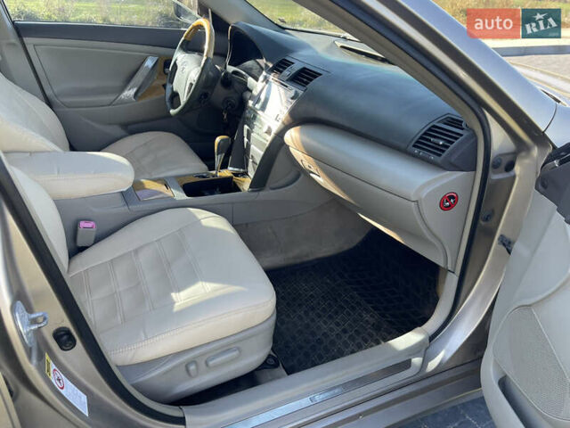 Бежевий Тойота Камрі, об'ємом двигуна 3.5 л та пробігом 262 тис. км за 7990 $, фото 8 на Automoto.ua