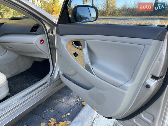 Бежевий Тойота Камрі, об'ємом двигуна 3.5 л та пробігом 262 тис. км за 7990 $, фото 7 на Automoto.ua