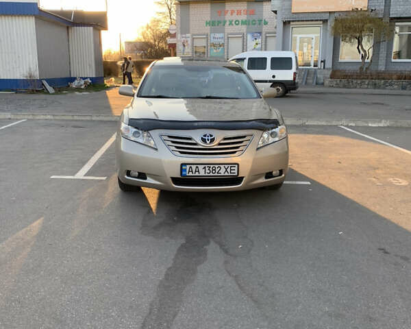 Бежевый Тойота Камри, объемом двигателя 3.5 л и пробегом 245 тыс. км за 10300 $, фото 14 на Automoto.ua