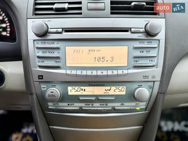 Бежевый Тойота Камри, объемом двигателя 3.5 л и пробегом 187 тыс. км за 8999 $, фото 23 на Automoto.ua