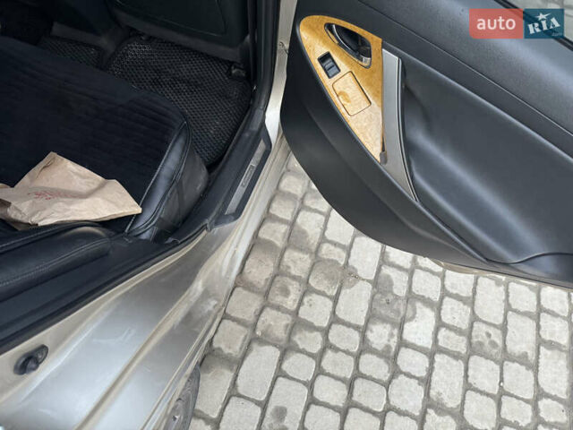 Бежевый Тойота Камри, объемом двигателя 3.46 л и пробегом 332 тыс. км за 9500 $, фото 1 на Automoto.ua