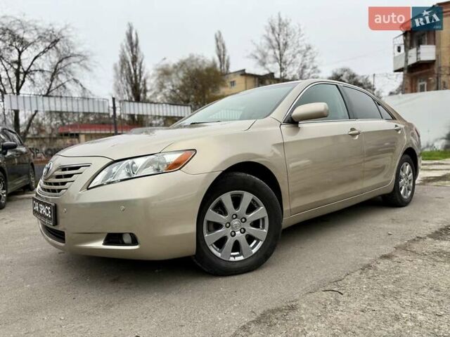Бежевый Тойота Камри, объемом двигателя 3.5 л и пробегом 187 тыс. км за 8999 $, фото 1 на Automoto.ua