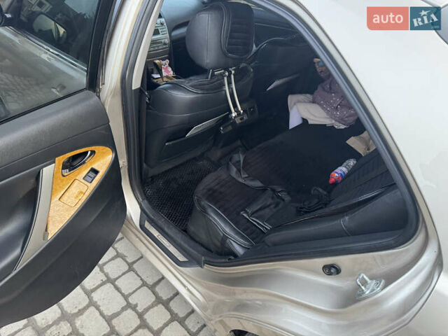 Бежевый Тойота Камри, объемом двигателя 3.46 л и пробегом 332 тыс. км за 9500 $, фото 2 на Automoto.ua