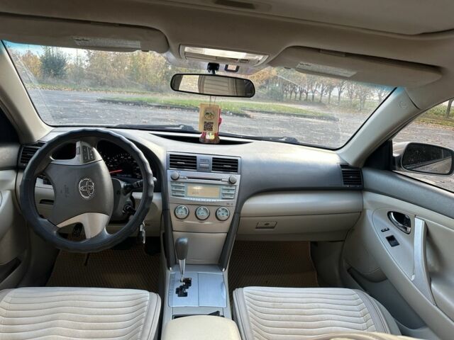 Бежевий Тойота Камрі, об'ємом двигуна 2.4 л та пробігом 147 тис. км за 8800 $, фото 7 на Automoto.ua