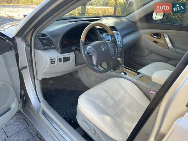 Бежевий Тойота Камрі, об'ємом двигуна 3.5 л та пробігом 262 тис. км за 7990 $, фото 14 на Automoto.ua