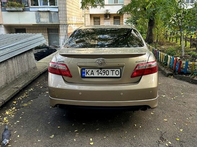 Бежевый Тойота Камри, объемом двигателя 2.4 л и пробегом 172 тыс. км за 11000 $, фото 1 на Automoto.ua