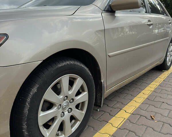 Бежевий Тойота Камрі, об'ємом двигуна 2.4 л та пробігом 232 тис. км за 8199 $, фото 4 на Automoto.ua