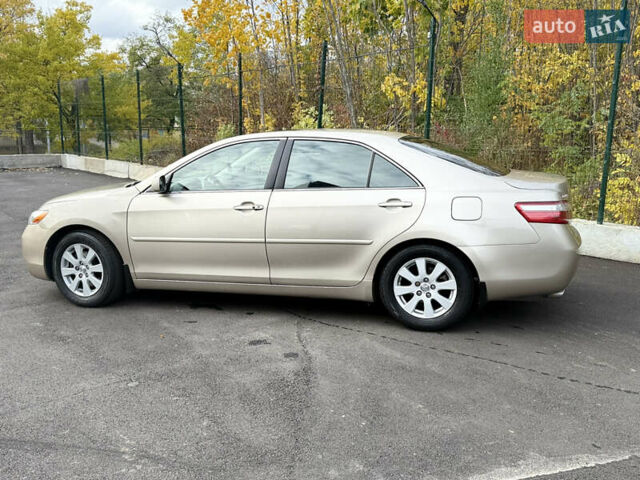 Бежевий Тойота Камрі, об'ємом двигуна 3.5 л та пробігом 183 тис. км за 10700 $, фото 2 на Automoto.ua