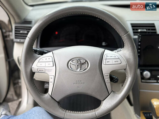 Бежевий Тойота Камрі, об'ємом двигуна 3.5 л та пробігом 183 тис. км за 10700 $, фото 17 на Automoto.ua