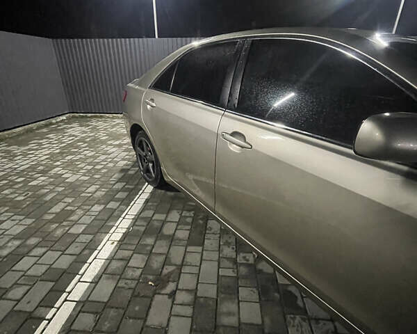 Бежевый Тойота Камри, объемом двигателя 2.4 л и пробегом 400 тыс. км за 6750 $, фото 18 на Automoto.ua