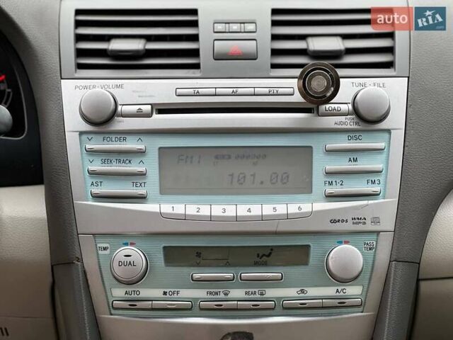 Бежевый Тойота Камри, объемом двигателя 3.5 л и пробегом 175 тыс. км за 7800 $, фото 16 на Automoto.ua