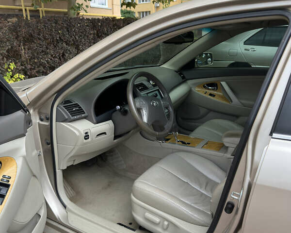 Бежевий Тойота Камрі, об'ємом двигуна 2.4 л та пробігом 232 тис. км за 8199 $, фото 21 на Automoto.ua