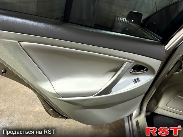 Бежевый Тойота Камри, объемом двигателя 2.4 л и пробегом 172 тыс. км за 11000 $, фото 10 на Automoto.ua