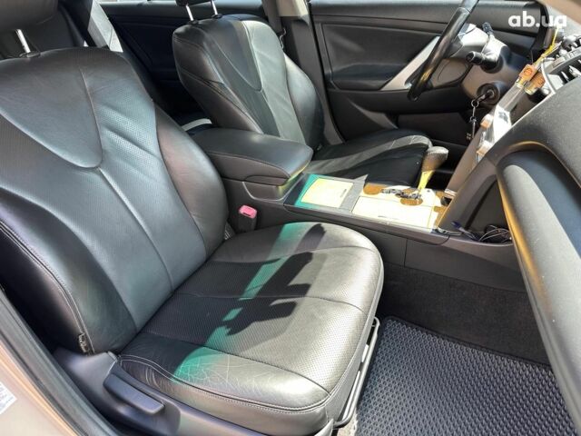 Бежевий Тойота Камрі, об'ємом двигуна 2.4 л та пробігом 325 тис. км за 9890 $, фото 19 на Automoto.ua