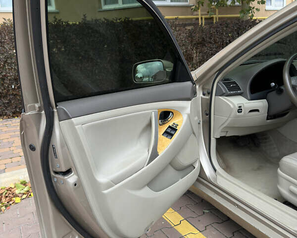 Бежевий Тойота Камрі, об'ємом двигуна 2.4 л та пробігом 232 тис. км за 8199 $, фото 20 на Automoto.ua