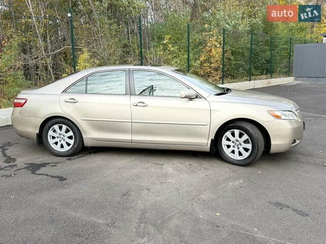 Бежевий Тойота Камрі, об'ємом двигуна 3.5 л та пробігом 183 тис. км за 10700 $, фото 4 на Automoto.ua