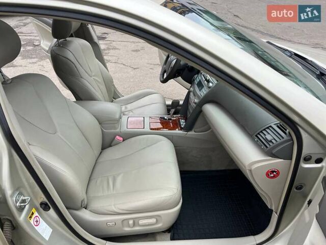 Бежевый Тойота Камри, объемом двигателя 3.5 л и пробегом 175 тыс. км за 7800 $, фото 22 на Automoto.ua