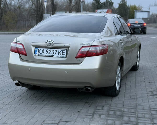 Бежевий Тойота Камрі, об'ємом двигуна 3.5 л та пробігом 243 тис. км за 7600 $, фото 3 на Automoto.ua