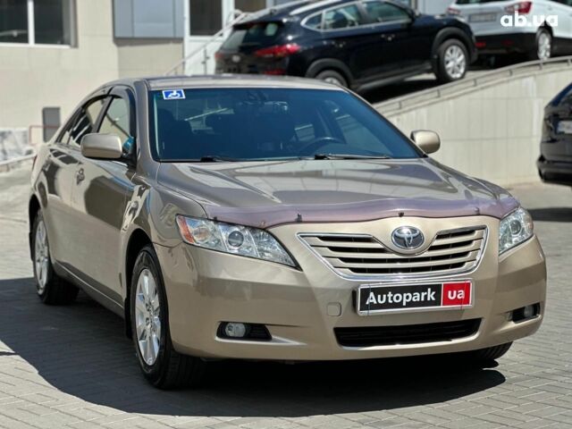 Бежевий Тойота Камрі, об'ємом двигуна 2.4 л та пробігом 325 тис. км за 9890 $, фото 2 на Automoto.ua