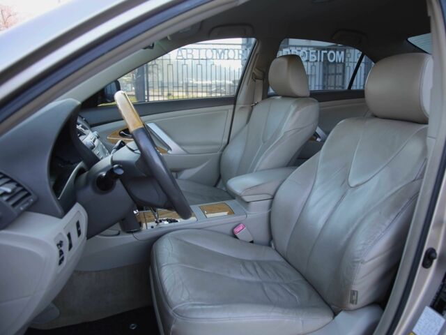 Бежевый Тойота Камри, объемом двигателя 3.5 л и пробегом 170 тыс. км за 7999 $, фото 6 на Automoto.ua