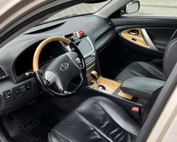 Бежевий Тойота Камрі, об'ємом двигуна 3.46 л та пробігом 224 тис. км за 8800 $, фото 11 на Automoto.ua