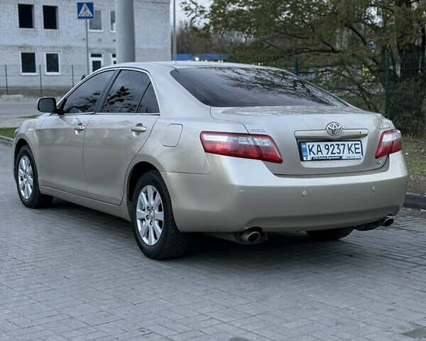 Бежевий Тойота Камрі, об'ємом двигуна 3.5 л та пробігом 243 тис. км за 7600 $, фото 4 на Automoto.ua