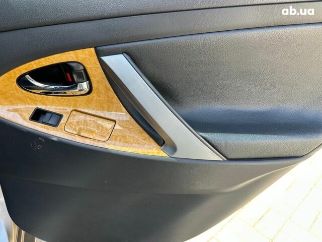 Бежевий Тойота Камрі, об'ємом двигуна 2.4 л та пробігом 325 тис. км за 9890 $, фото 17 на Automoto.ua