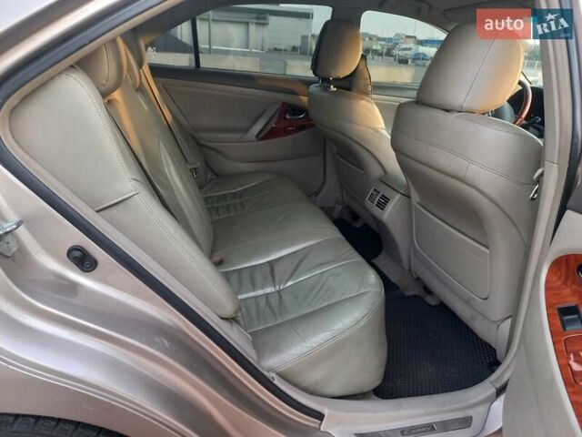 Бежевий Тойота Камрі, об'ємом двигуна 3.46 л та пробігом 228 тис. км за 10400 $, фото 5 на Automoto.ua
