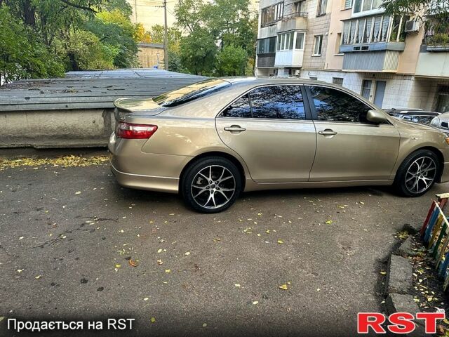 Бежевый Тойота Камри, объемом двигателя 2.4 л и пробегом 172 тыс. км за 11000 $, фото 2 на Automoto.ua