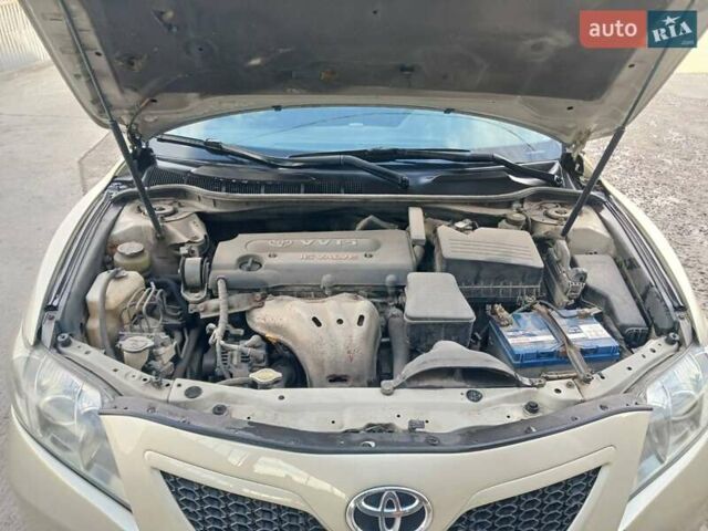 Бежевый Тойота Камри, объемом двигателя 2.4 л и пробегом 285 тыс. км за 6450 $, фото 3 на Automoto.ua