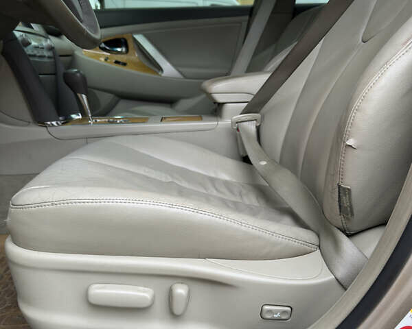 Бежевий Тойота Камрі, об'ємом двигуна 2.4 л та пробігом 232 тис. км за 8199 $, фото 23 на Automoto.ua