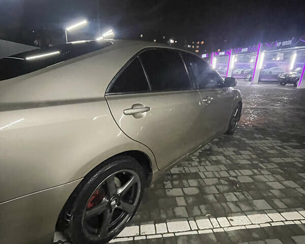 Бежевый Тойота Камри, объемом двигателя 2.4 л и пробегом 400 тыс. км за 6750 $, фото 14 на Automoto.ua