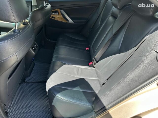 Бежевий Тойота Камрі, об'ємом двигуна 2.4 л та пробігом 325 тис. км за 9890 $, фото 15 на Automoto.ua