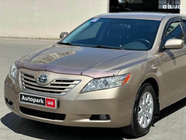 Бежевий Тойота Камрі, об'ємом двигуна 2.4 л та пробігом 325 тис. км за 9890 $, фото 4 на Automoto.ua