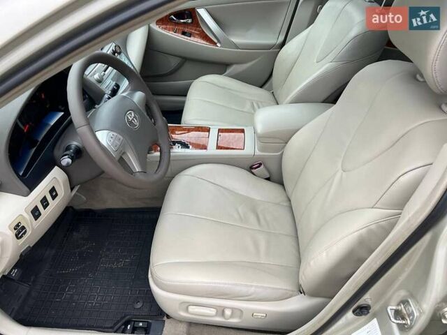 Бежевый Тойота Камри, объемом двигателя 3.5 л и пробегом 175 тыс. км за 7800 $, фото 13 на Automoto.ua