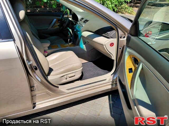 Бежевый Тойота Камри, объемом двигателя 3.5 л и пробегом 146 тыс. км за 8500 $, фото 10 на Automoto.ua