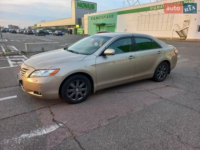 Бежевий Тойота Камрі, об'ємом двигуна 3.46 л та пробігом 228 тис. км за 10400 $, фото 2 на Automoto.ua
