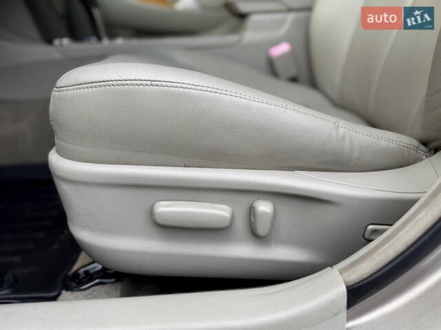 Бежевый Тойота Камри, объемом двигателя 3.5 л и пробегом 156 тыс. км за 9500 $, фото 25 на Automoto.ua