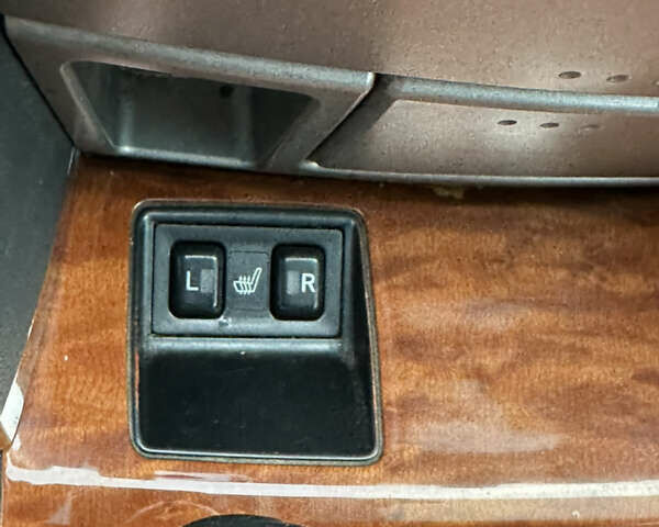 Бежевый Тойота Камри, объемом двигателя 3.5 л и пробегом 339 тыс. км за 9300 $, фото 19 на Automoto.ua