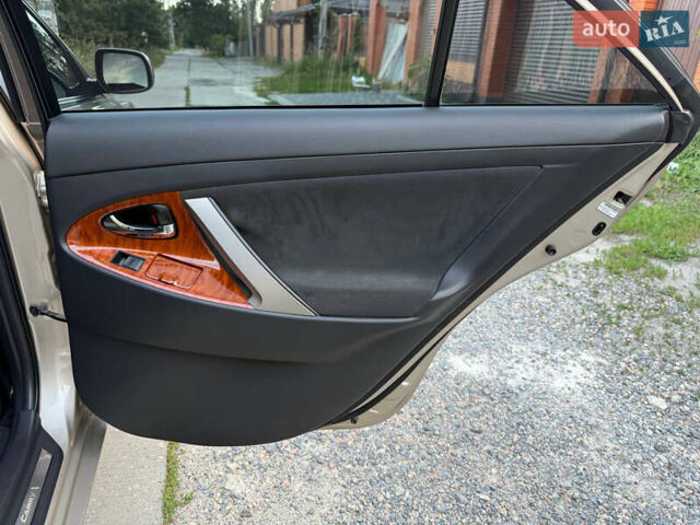 Тойота Камри 2008 в Харькове на Automoto.ua Бежевый Тойота Камри, объемом двигателя 2.4 л и пробегом 73 тыс. км за 10000 $, фото 43 на Automoto.ua