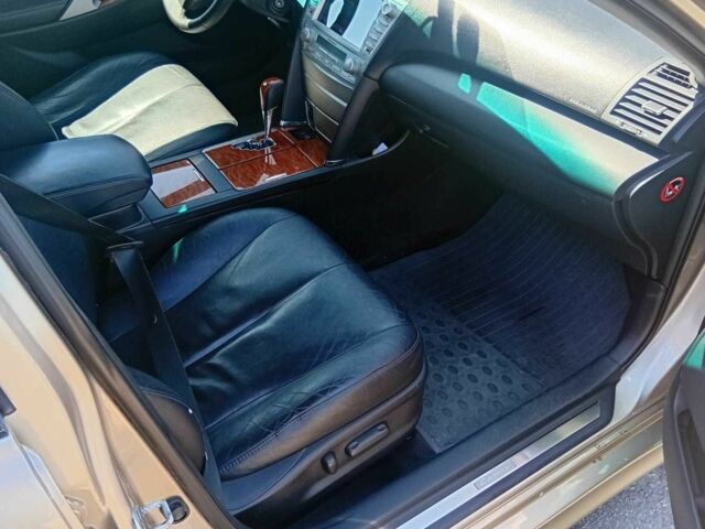 Бежевый Тойота Камри, объемом двигателя 3.5 л и пробегом 286 тыс. км за 9000 $, фото 3 на Automoto.ua