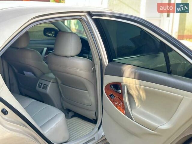 Бежевий Тойота Камрі, об'ємом двигуна 2.36 л та пробігом 149 тис. км за 9000 $, фото 12 на Automoto.ua