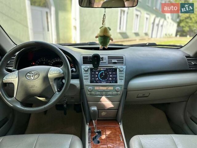 Бежевий Тойота Камрі, об'ємом двигуна 2.36 л та пробігом 149 тис. км за 9000 $, фото 9 на Automoto.ua