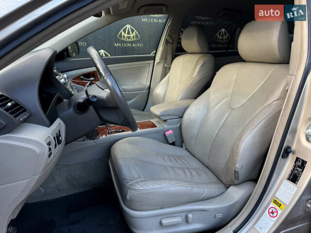 Бежевий Тойота Камрі, об'ємом двигуна 2.4 л та пробігом 305 тис. км за 7500 $, фото 8 на Automoto.ua