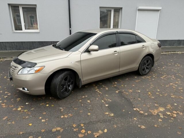 Бежевый Тойота Камри, объемом двигателя 2.4 л и пробегом 320 тыс. км за 6650 $, фото 5 на Automoto.ua