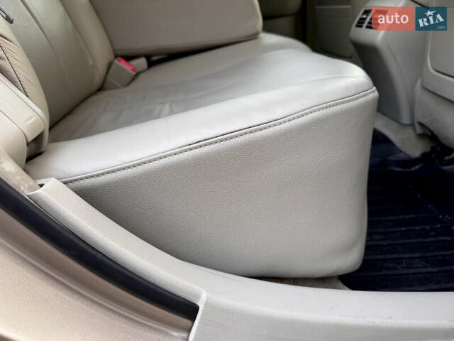 Бежевый Тойота Камри, объемом двигателя 3.5 л и пробегом 156 тыс. км за 9500 $, фото 36 на Automoto.ua